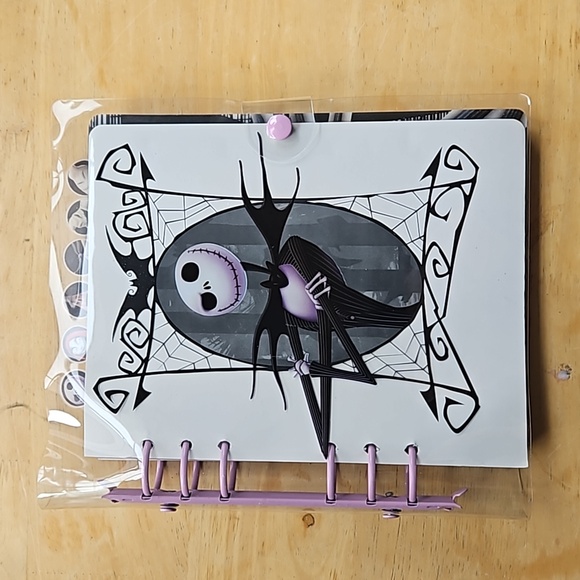 THE NIGHTMARE BEFORE CHRISTMAS SNAP FRONT JOURNAL AND STICKY NOTES - Picture 14 of 16